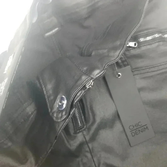 NWT Chic Denim Women's Skylar Ankle Grazer Black Jeans Sz 20 - Picture 10 of 10